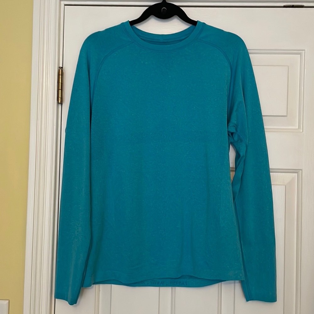 lululemon Long Sleeve Aqua Crew Neck